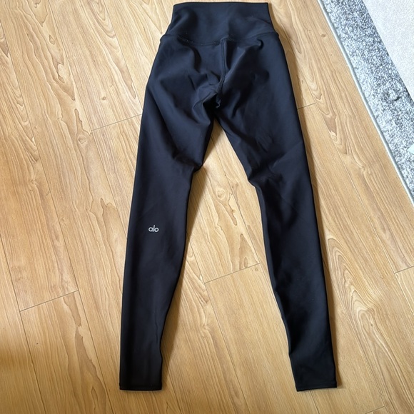 Alo Black Leggings - Picture 5 of 5